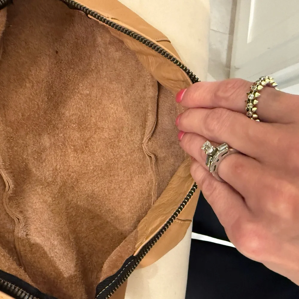 Parker Thatch Cross Your Heart Sling - Butterscotch Leather Sling Bag - Picture 6 of 6